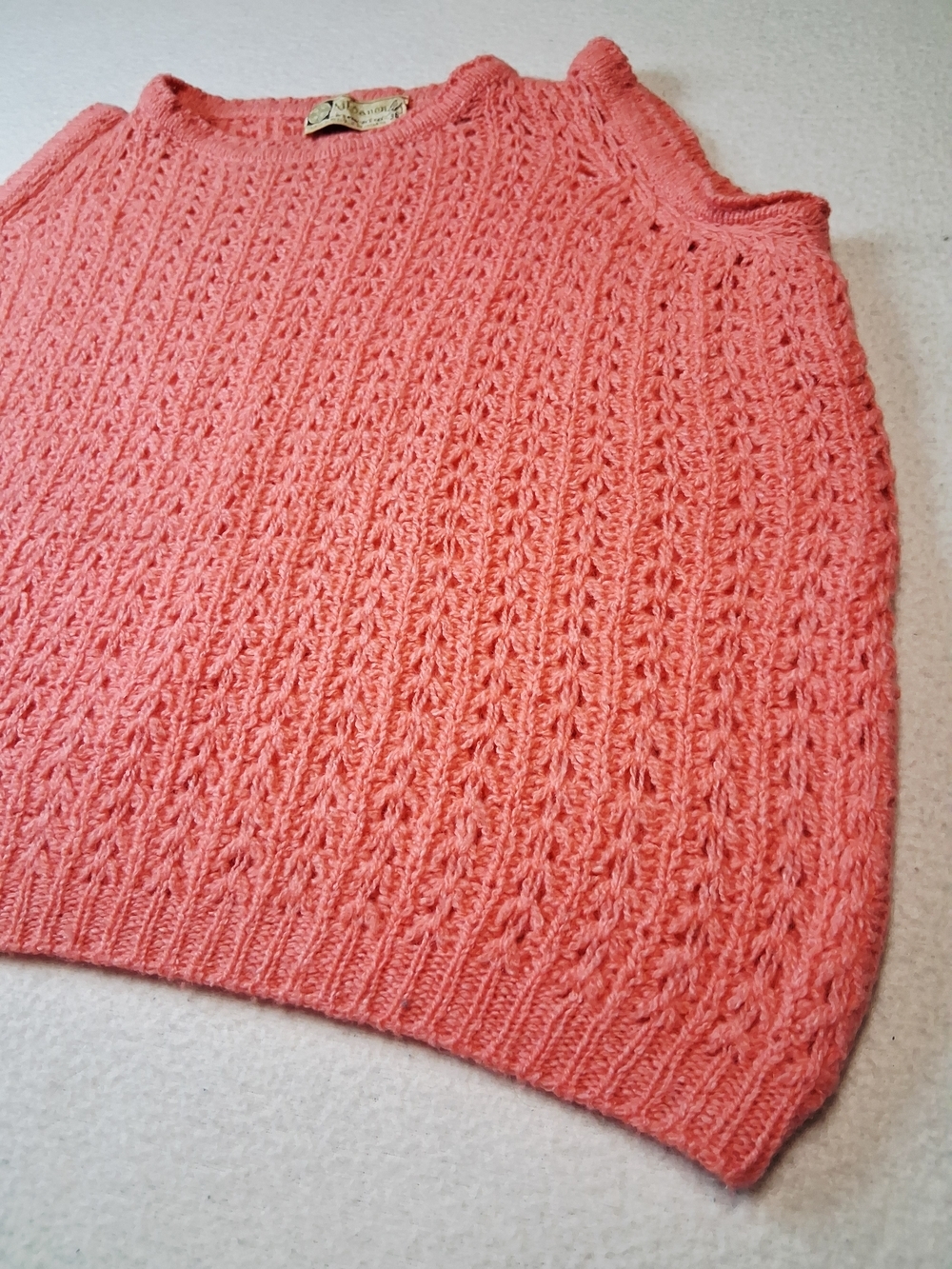 4/20$ 75% Wool 25% Silk Vintage Women’s Coral Cold-Shoulder Knit Sweater - Picture 3 of 8